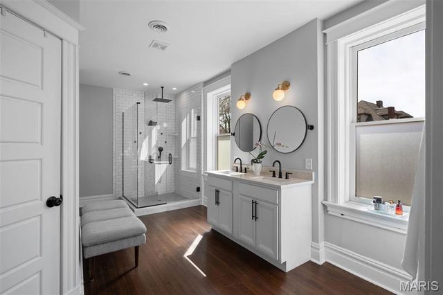 2706 Alhambra Court, St Louis, MO 63118