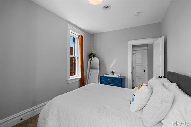 2706 Alhambra Court, St Louis, MO 63118