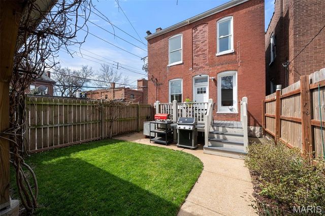 2706 Alhambra Court, St Louis, MO 63118