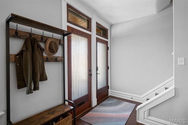 2706 Alhambra Court, St Louis, MO 63118