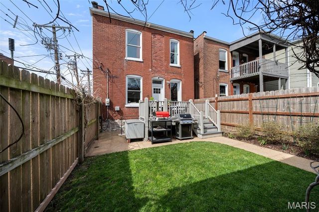 2706 Alhambra Court, St Louis, MO 63118