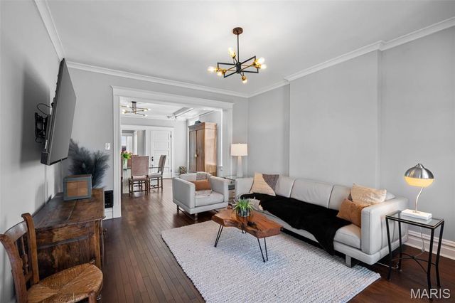 2706 Alhambra Court, St Louis, MO 63118