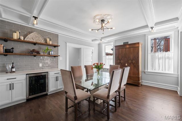 2706 Alhambra Court, St Louis, MO 63118