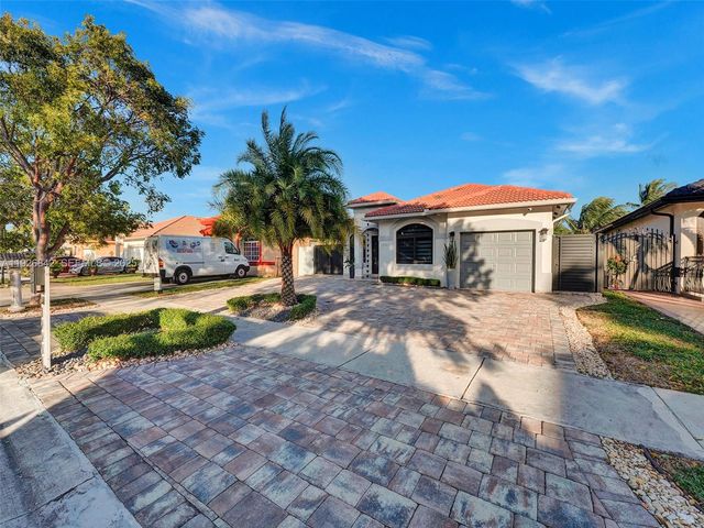 19901 NW 77th Ct, Hialeah, FL 33015