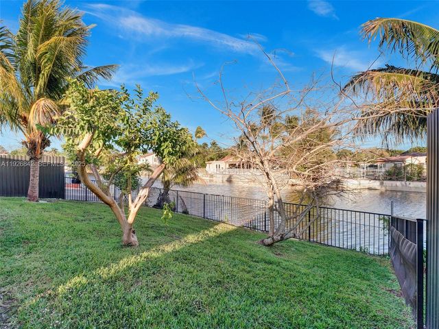 19901 NW 77th Ct, Hialeah, FL 33015