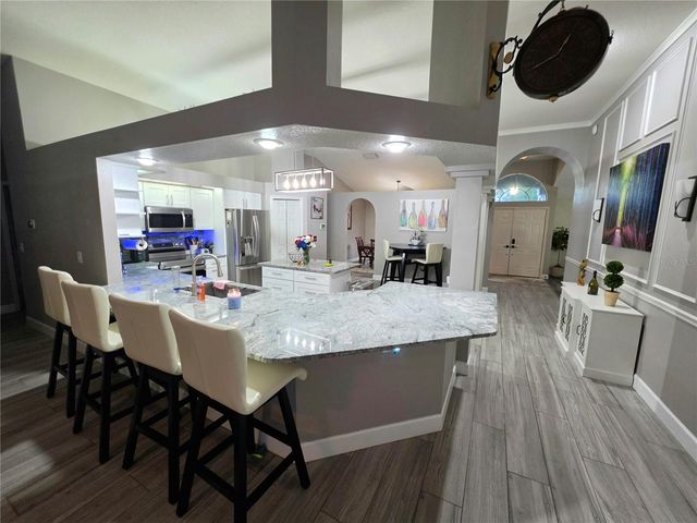18507 COUNTRY CREST PLACE, Tampa, FL 33647