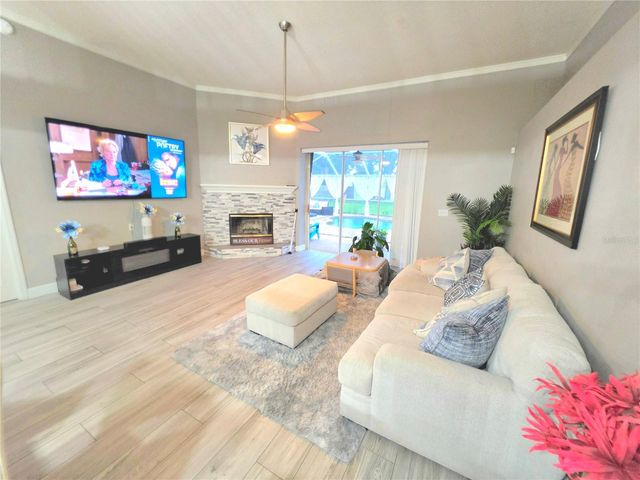 18507 COUNTRY CREST PLACE, Tampa, FL 33647