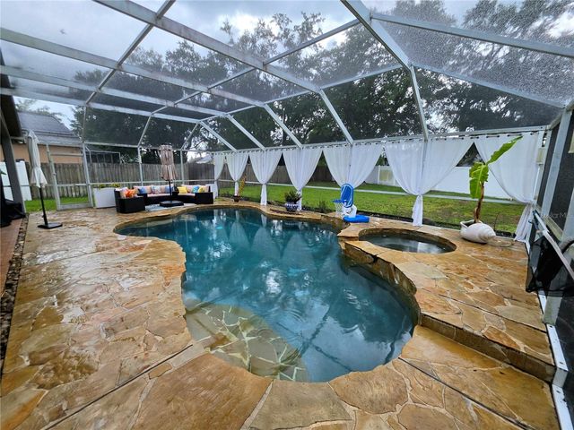 18507 COUNTRY CREST PLACE, Tampa, FL 33647