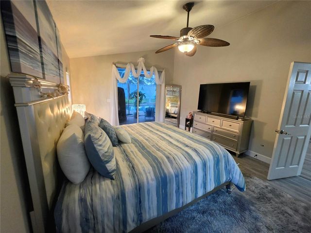 18507 COUNTRY CREST PLACE, Tampa, FL 33647