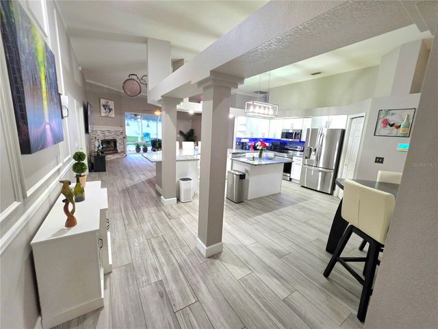 18507 COUNTRY CREST PLACE, Tampa, FL 33647