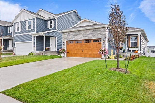1294 NW Williamsburg Lane, Waukee, IA 50263