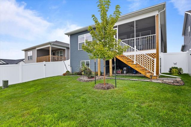 1294 NW Williamsburg Lane, Waukee, IA 50263