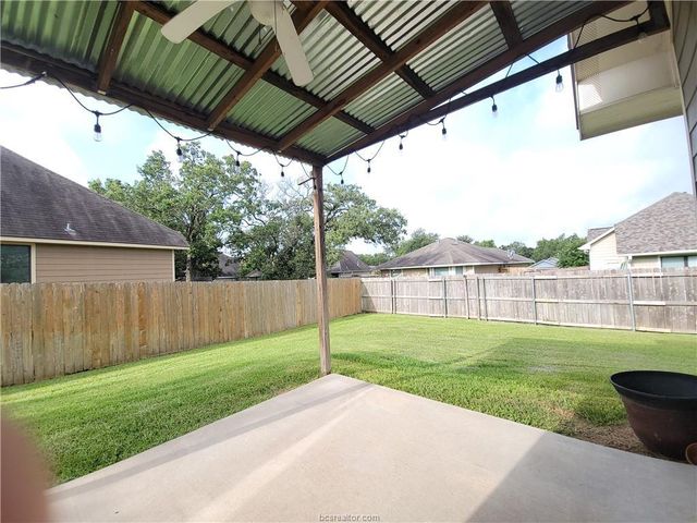 2007 Snowy Brook Trail, Bryan, TX 77807