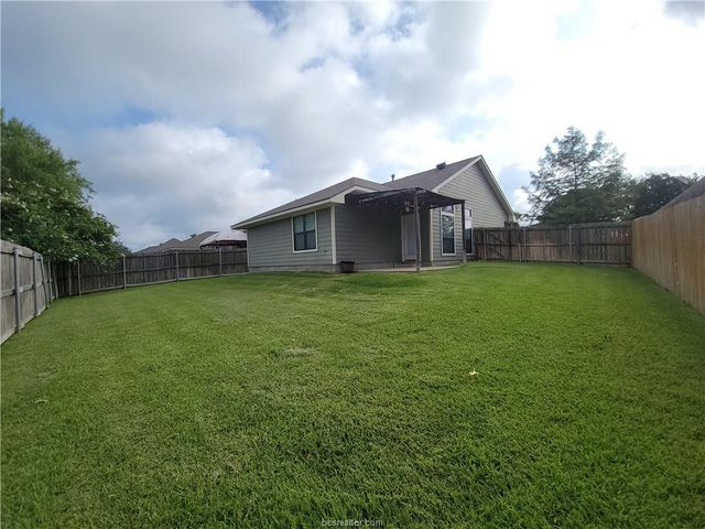 2007 Snowy Brook Trail, Bryan, TX 77807