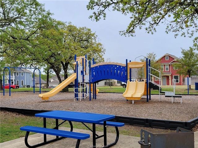 2007 Snowy Brook Trail, Bryan, TX 77807