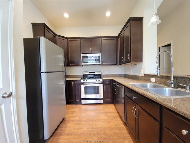 2007 Snowy Brook Trail, Bryan, TX 77807