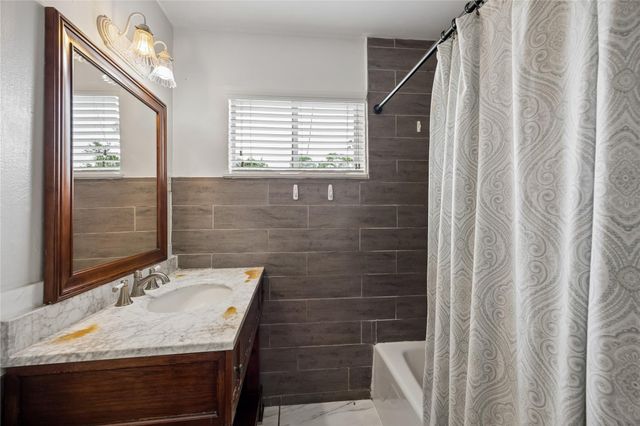 5402 Queensloch Drive, Houston, TX 77096