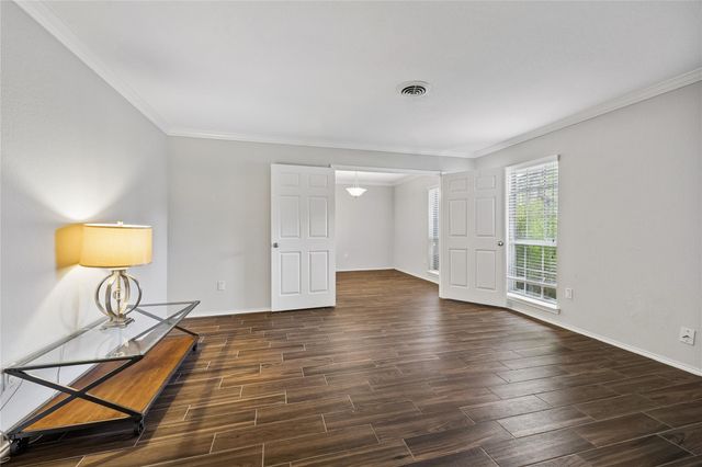 5402 Queensloch Drive, Houston, TX 77096