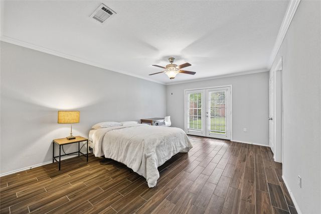 5402 Queensloch Drive, Houston, TX 77096