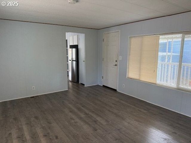 4800 BARGER Dr 60, Eugene, OR 97402