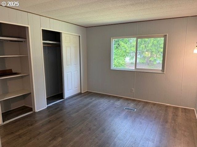 4800 BARGER Dr 60, Eugene, OR 97402