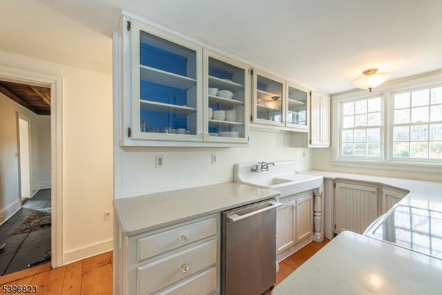 111 Main St Succ, Roxbury Twp., NJ 07876