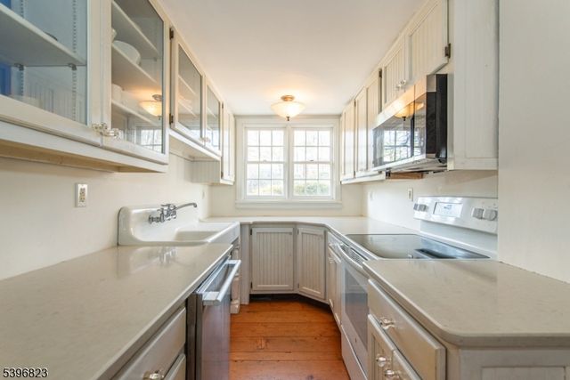 111 Main St Succ, Roxbury Twp., NJ 07876