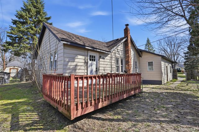 114 Waterly Avenue, Waterford Charter Township, MI 48328