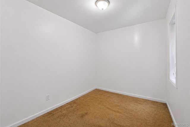114 Waterly Avenue, Waterford Charter Township, MI 48328