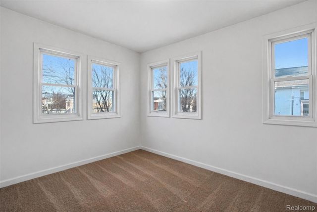 114 Waterly Avenue, Waterford Charter Township, MI 48328