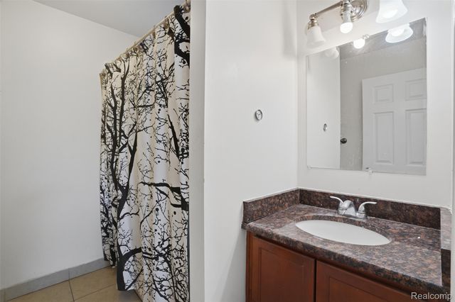 114 Waterly Avenue, Waterford Charter Township, MI 48328