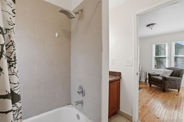114 Waterly Avenue, Waterford Charter Township, MI 48328