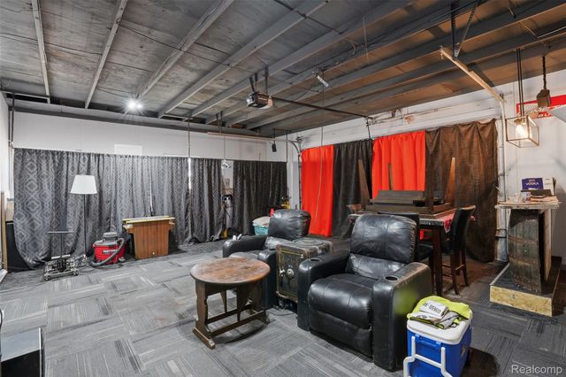 114 Waterly Avenue, Waterford Charter Township, MI 48328