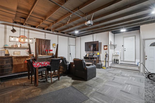 114 Waterly Avenue, Waterford Charter Township, MI 48328