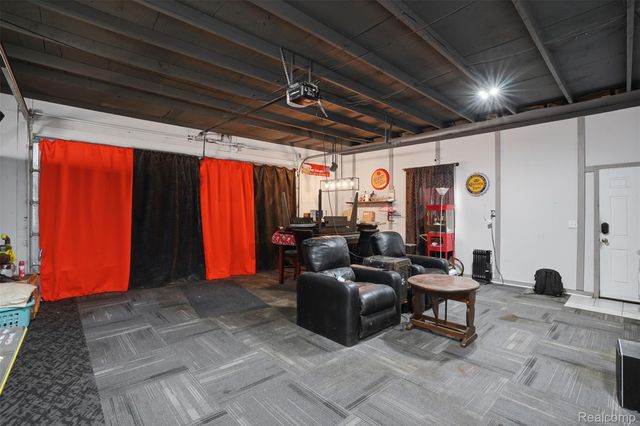 114 Waterly Avenue, Waterford Charter Township, MI 48328