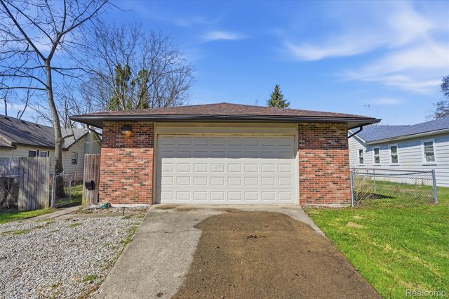 114 Waterly Avenue, Waterford Charter Township, MI 48328
