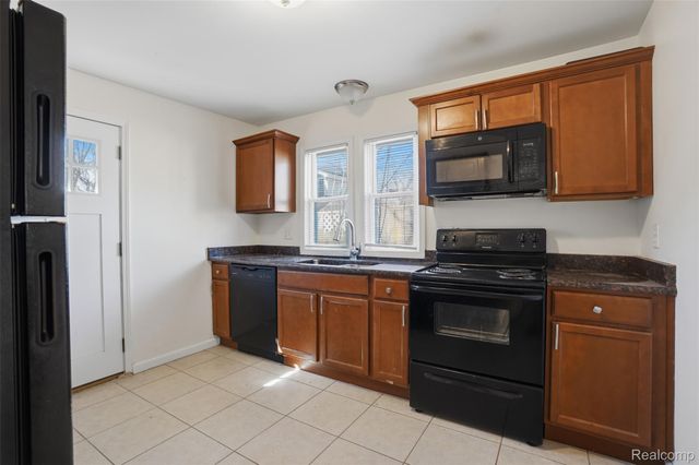 114 Waterly Avenue, Waterford Charter Township, MI 48328