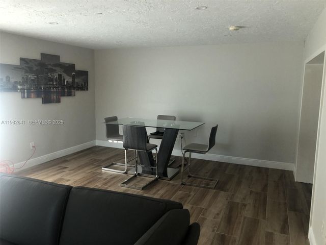 15660 SW 100 AVE, Miami, FL 33157