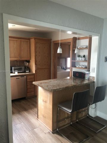 15660 SW 100 AVE, Miami, FL 33157