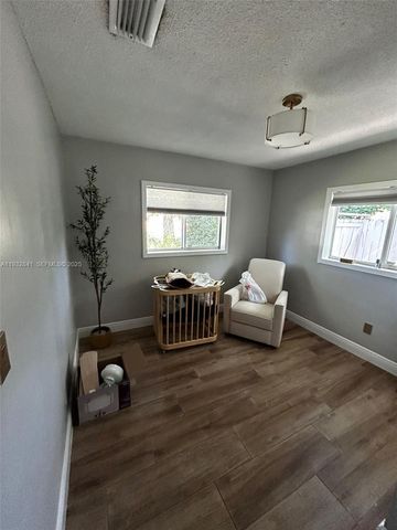 15660 SW 100 AVE, Miami, FL 33157