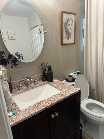 15660 SW 100 AVE, Miami, FL 33157