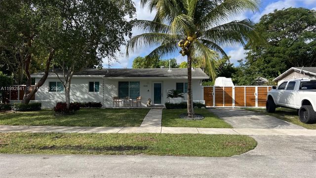 15660 SW 100 AVE, Miami, FL 33157