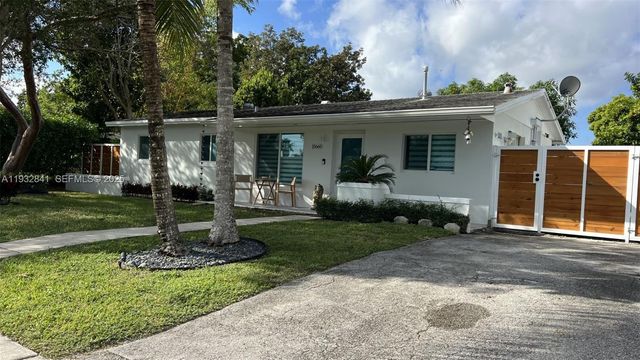 15660 SW 100 AVE, Miami, FL 33157