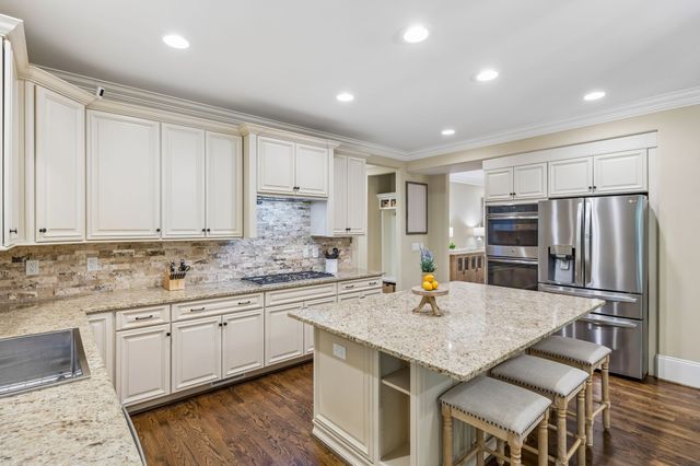 2288 N Berrys Chapel Rd, Franklin, TN 37069