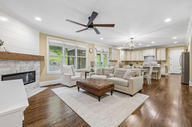 2288 N Berrys Chapel Rd, Franklin, TN 37069