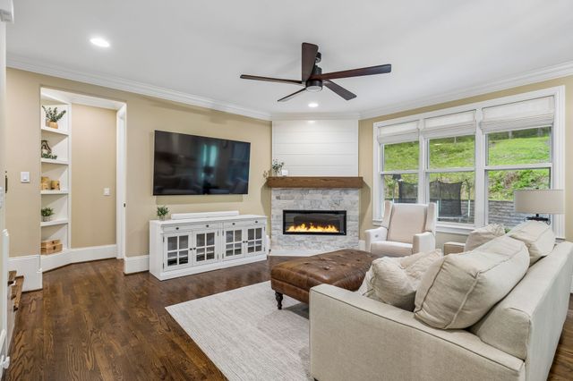 2288 N Berrys Chapel Rd, Franklin, TN 37069