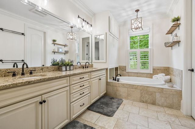 2288 N Berrys Chapel Rd, Franklin, TN 37069