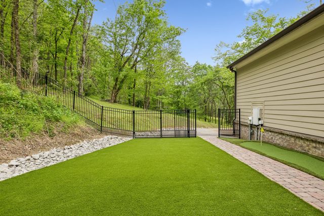 2288 N Berrys Chapel Rd, Franklin, TN 37069