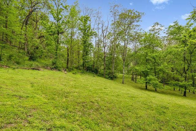 2288 N Berrys Chapel Rd, Franklin, TN 37069
