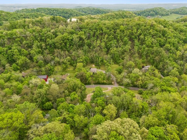 2288 N Berrys Chapel Rd, Franklin, TN 37069